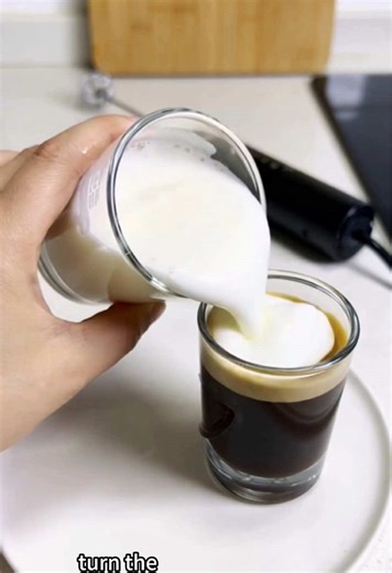 This milk frother is totally worth buying! It whips foam steadily and is easy to store.#must #titokmademebuyit #milkfrother #milk