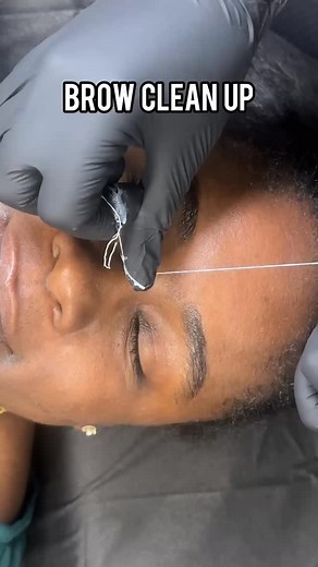 polished brows = instant glow a basic brow sculpt isn’t basic at all actually 😆 it frames your face and sharpens your look instantly! 🗓️ december 29th will be open in up on november 29th 🗓️ december 31st will be opening on december 1st @_prosperiteebrows @_prosperiteebrows @_prosperiteebrows • • • • • #browsonfleek #brows #buffalo #browsonpoint #browspecialist | ProsperiTee Eyebrow Factory LLC
