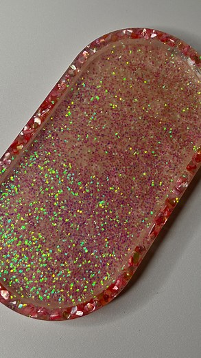 Too much glitter? Never!!! I have been dying to use these candy pink unicorn shells since I got them and they did not disappoint! Paired with baby pink mica and the chunky iridescent glitter they made a really pretty tray! All these products are from @just4youonlineuk and I used the beautiful Apex high gloss resin which has created the shiniest end result! Use RAINBOW15 and get 15% off everything on their site! #resin #resincrafts #resincraftsuk #resincrafter #resincrafteruk #resinreel #resinree