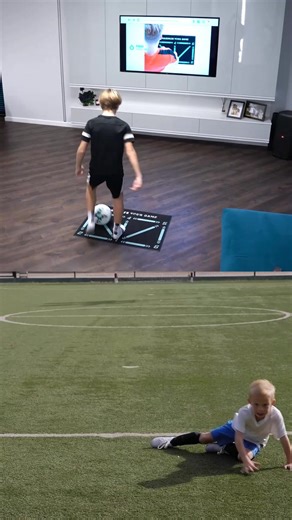 16K views · 20 reactions | FPRO training program is created by certified football skills coaches. What’s included: ✅ Durable training mat ✅ FPRO app with personal score tracking ✅ 140+ step-by-step drills & video tutorials ✅ 7 skill levels for all abilities The smart way to improve your touch, control, and technique. | FPRO | Facebook