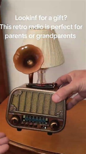 ✨ Bring Back the Golden Days with This Retro Vintage Radio!