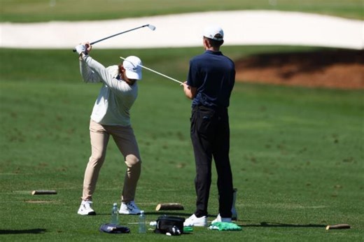 One of the best golf swings on tour has some good swing tips for you