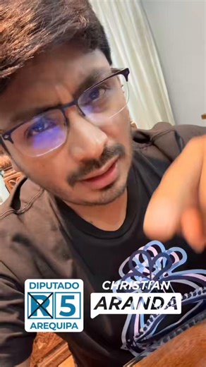 Carlos Álvarez lleva como vicepresidenta a Cristina Chambizea Reyes, una ultraizquierdista confesa que apoyó a Pedro Castillo y sus mismas agendas marxistas leninistas.El Perú no necesita impostores ni cómplices del comunismo. Ese es el peligro de votar por personas sin un programa de gobierno ni experiencia. Mil veces confiar en un gestor como @rlopezaliaga1. Este 12 de abril, en Arequipa, se vota con firmeza: marca la R y escribe el 5 para diputado.#peru #arequipa #aqp #carlosalvarez #porky