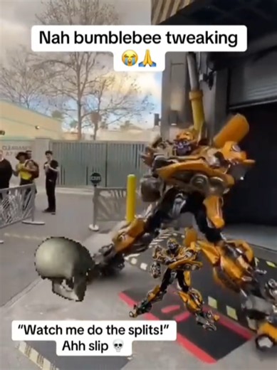 Bumblebee Slip😱 #universalstudios #transformers #scary #fyp | Bumblebee In Transformers