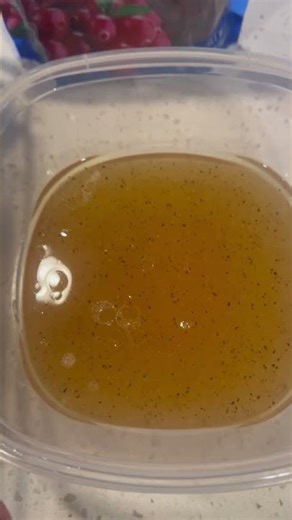 Spring Mix Salad 🥗 with Lemon 🍋 Garlic 🧄 Pepper Dressing with Cranberries and Apples