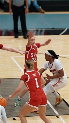 Dropping dimes ... The Wolves' Youngblood finds Brown cutting to the basket in the first half against Simon Fraser on Thursday night in Monmouth. #WeAreWolves | Western Oregon Wolves
