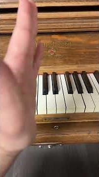 How To Find Middle C On The Piano Fast-Super Easy Tutorial