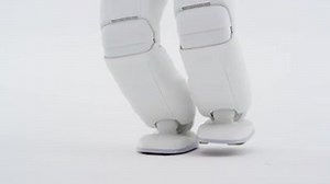 Check out the all-new ASIMO, it can now jump and hop continuously and even run backwards. Next up, perhaps the moon walk…? | Honda UK