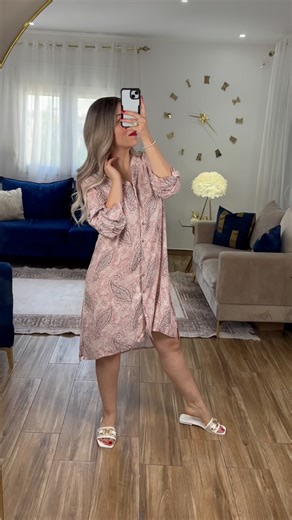 Quand le confort rencontre l’élégance… Cette chemise de nuit est bien plus qu’un simple vêtement : c’est une sensation de légèreté, un look raffiné et un style irrésistible, même à la maison ! Idéale pour celles qui aiment se sentir belles et à l’aise, jour et nuit. Tailles disponibles : du S au XL Commande rapide en DM / WhatsApp Livraison à domicile partout en Algérie #NuitChic #BBMode #PyjamaTendance #HomeStyle #ConfortLuxe #LingerieAlgérie | BB Mode