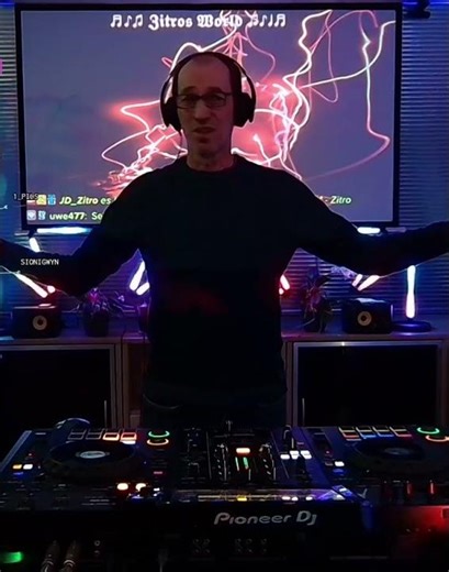 Barfuß ?? Lackschuh ?? | #zitrovisiontv auf #Twitch