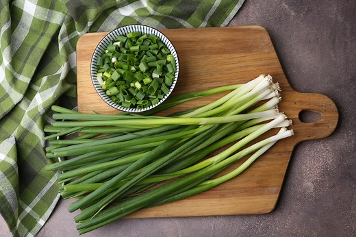 Oignon vert : bienfaits, origine, utilisation, contre-indications - Top Santé