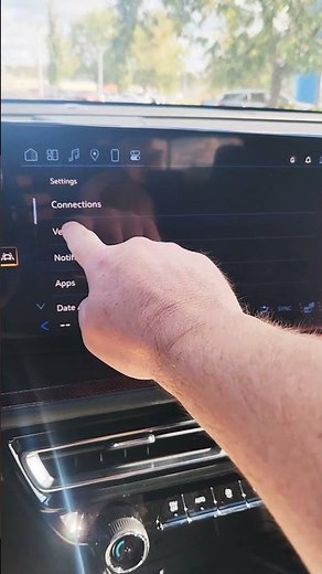 How to set remote power folding mirrors on 2024 Chevrolet Traverse RS?