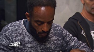 Mitstreiter Nir bekommt, wie immer ein veganes Gericht serviert. Zur Hauptspeise im Lokal "Don't f**k Goethe" bekommt er den gegrillten Spitzenkohl und dieser ist seiner Meinung nach sehr gut! Ob die anderen Gastronomen auch zufrieden sind? #MeinLokalDeinLokal 😁📺 „Mein Lokal, Dein Lokal“ – streamen auf Joyn und Montag bis Freitag, um 17:55 Uhr, bei Kabel Eins. | Mein Lokal, Dein Lokal