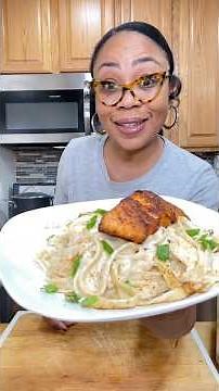 I Love this Creamy Cajun Fettuccine Alfredo with Salmon Recipe #salmon #fettuccine