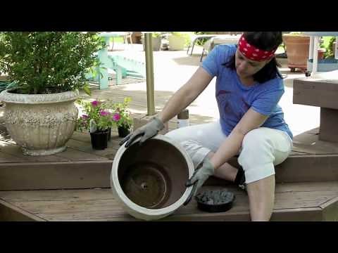 How to make an outdoor umbrella stand