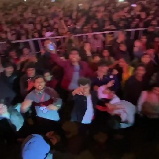 #Throwback when 15000 people loving, singing, dancing in complete sync with utmost love & respect for each other & the music. #AliZafar #1mauditionpk