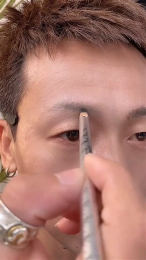 Creative Ideas on Instagram: "PENCIL LINK IN BIO ✨ Master the art of perfect eyebrows with this easy tutorial! Shape, outline, and fill for a flawless look—whether natural or bold. Follow along and upgrade your brow game today!"