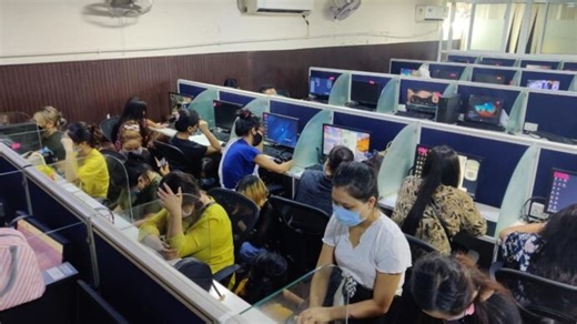 Fake call centre using popular portals to scam jobseekers busted in Delhi, 14 held