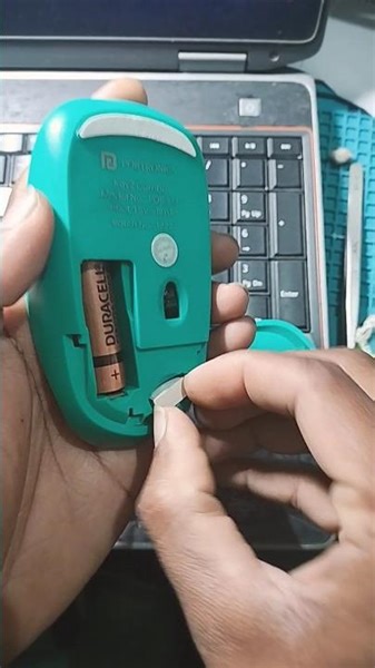 How to Insert Wireless Mouse in Windows Laptop/ PC#macnitesh#keyboardtricks#virulshorts#mouse#2024