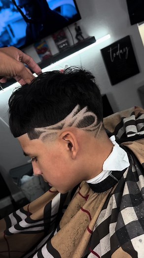 Low Taper with Freestyle 🔥🌟 #barbertok #trending #2024 #dallasbarber #fyp #lowtaper #💰