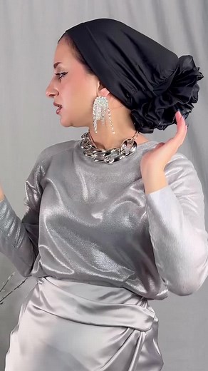 Slay the season, girl! 🎉 Our BEANIES andTURBANS are here to elevate your style and comfort! 💅 💻 Available at turbancouture.com 🛒 ✨ Perfect for: ✅ Bad hair days ✅ Protective styling ✅ Effortless glam 🎀 Tap the link to shop and glow into the New Year! #Bonnet #TurbanTips #HairWrap #NewYearGlow #HeadWrapStyle #TurbanCouture #ProtectiveStyle #HairScarf #Braids #curlyhairtutorial