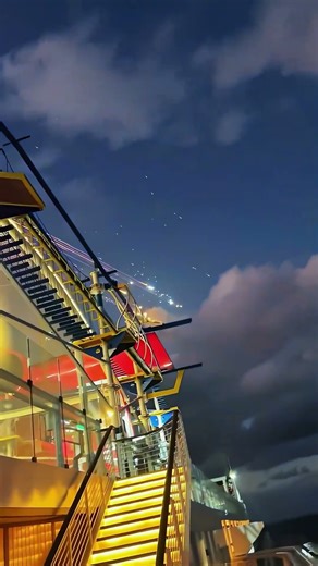 ప్రతి రోజు భూమిపైకి 100 టన్నుల అంతరిక్ష ధూళి?! 😱🌍 | shooting stars