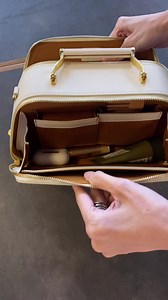 Made with apple leather 🍎Attend fancy dinners and get-togethers, organised. Explore the #veganfriendly Willow collection now. The adjustable bag strap is sold separately at a special add-on price when you purchase the bag. | Tocco Toscano