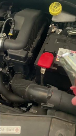 Citroën C3 phase 3, battery jumper cables