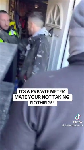 69K views · 595 reactions | Police accompany visit to man’s house to try and get him onto a Smart Meter. Man ends up OWNING Police - how is this happening…..? | Resurgence News | Facebook