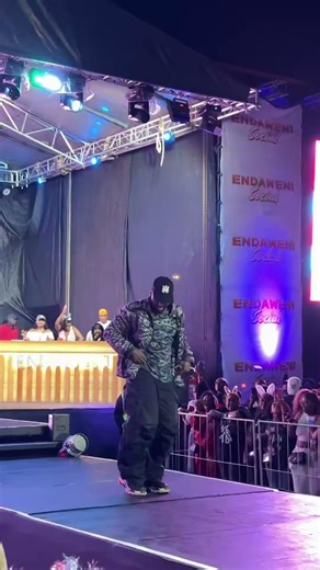 Daliwonga showcasing some moves during his performance.