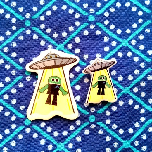 Alien Abduction Pin. the Merry Martian UFO Flying Saucer Gift, or Fridge Magnet. Epoxy Resin - Etsy