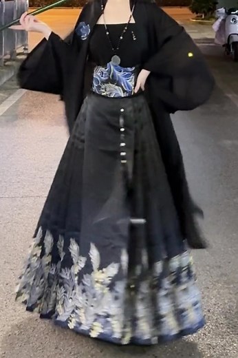 Nguyên cây set đồ cho mấy bà đỡ lo về phối như nào nè🫶 #linhhanfu #hanfu #mãdiện #cotrang #douyin #xuhuong #fyp #fyp