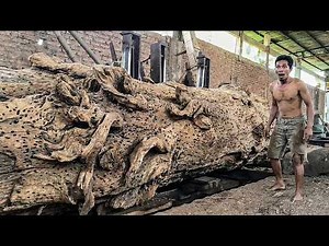 UNBELIEVABLE GRAIN!! Cutting a Beautiful Exotic Log in Action at the Sawmill