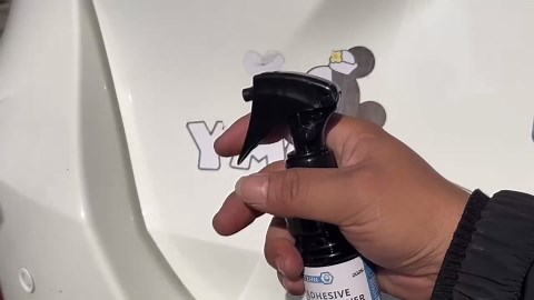 Adhesive Remover, Sticker and Decal Remover Spray, Quickly Removes Glue, Labels and Tape Residue, Safe for Car Paint and Glass, Includes Scraper and Towel, Portable Size-3.4oz/100ml