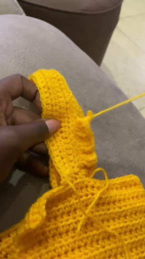 Luckily I saw the mistake before i finished the entire strap 🥲🥲🥲 #crochet #crochetersoftiktok #crochettutorial #crochettutorial #beginnercrochet #fypシ #fypシ゚viral #fyp #crochetkenya #crochettiktok