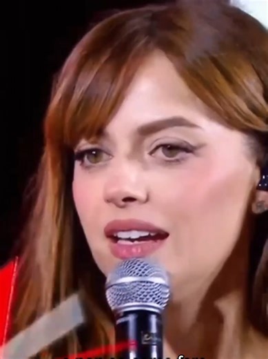 Annalisa Performs 'Mon Amour' at Radio Award 2023