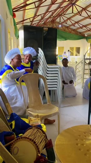 Exploring Church Services: A Tale of Long Gist Sessions