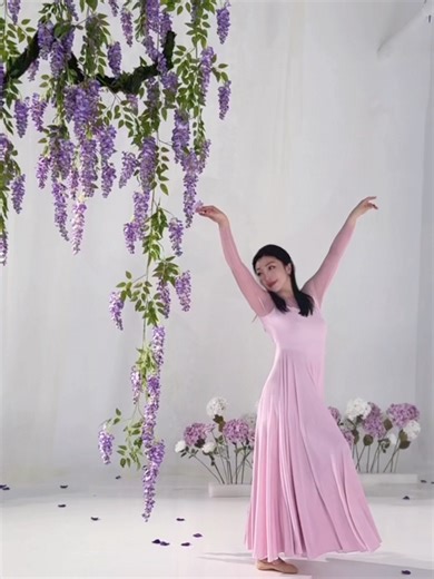 UMei Dance Aesthetics: Harmony with the Universe