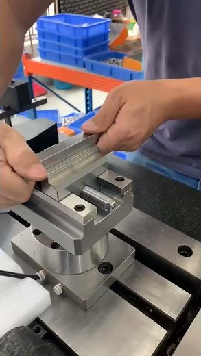 RHS-S5419.1 System 3R Compatible Self Centering Vice