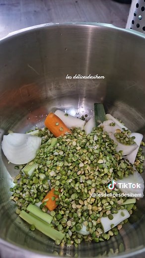 Soupe de Pois Cassés : Recette Facile et Savoureuse
