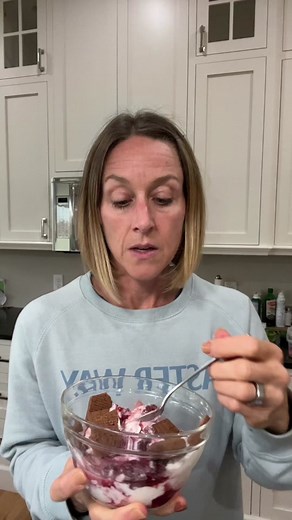 Delicious Cottage Cheese Cherry Pie Recipe for a Healthy Dessert