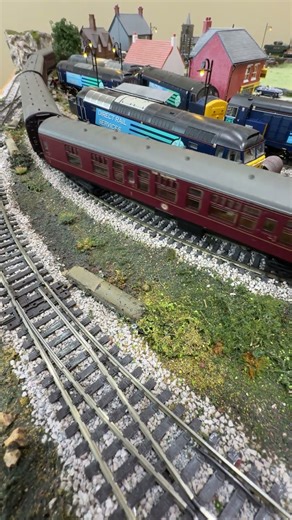 Class 47 passes the diesel yard.