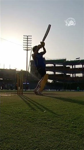 Left and right, in perfect sync 💥 #WhistlePodu #DCvCSK