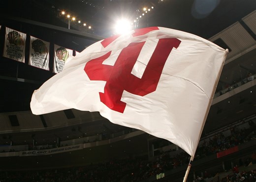 IU tour allows fans to get photos with National Championship trophy