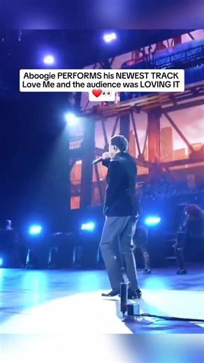 Aboogie PERFORMS his NEWEST TRACK Love Me and the audience was LOVING IT ❤️👀 #aboogiewitdahoodie #aboogie #trending #fyp
