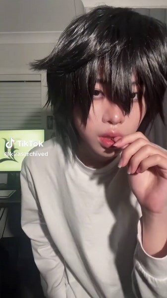 Explore L's Cosplay from Death Note: A Detailed Guide