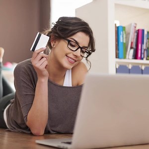 #QuédateEnCasa y realiza tus compras desde tu farmacia virtual, te las entregamos a la puerta de tu casa. Ingresando a: https://farmaciasbatres.com.gt/#home | Farmacias Batres