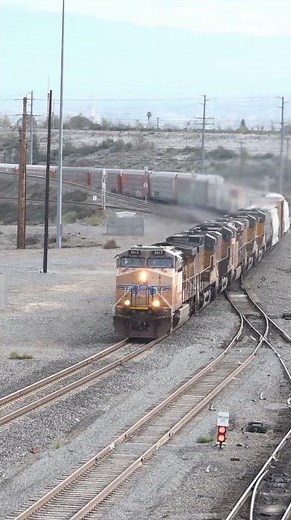 Union Pacific Inbound Freight Rolls Into West Colton With 5613 Leading #foamer #railway #railfan