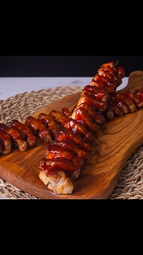 Tasty Japan-人気No.1簡単料理・幸せレシピ on Instagram: "@tastyjapan 👈他のレシピもチェック！ 豚バラ肉をトルネードさせたらワイルドでおしゃれな料理になった。 / Pork Belly Twist レシピが知りたい方はプロフィールのリンクをクリックしてね♪ === Pork Belly Twist Servings: 2 INGREDIENTS 600g pork belly A some salt some pepper 1 tablespoon cajun spice mix Some BBQ sauce PREPARATION 1. Cut the pork into bars. Insert a skewer. 2. Chill the pork (1) in the freezer for 1 hour until half way frozen. Hold a knife at an angle and turn the pork around the knife to make spiral cut. 3. Rub all A 