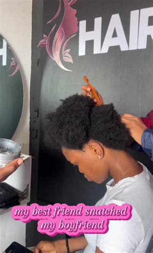 Make sasha locks with me🥰 #hairstylistinosogbo #teehairaffairs #braider #haircontentcreator #fyp